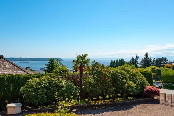 4228 Rockridge Crescent, West Vancouver For Sale - image 12