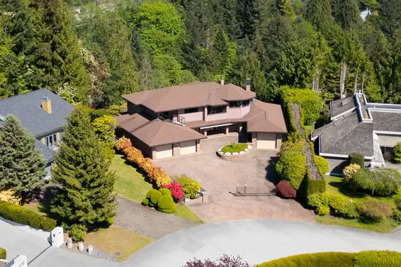 4228 Rockridge Crescent, West Vancouver For Sale - image 2