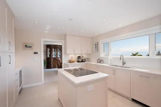 4228 Rockridge Crescent, West Vancouver For Sale - image 9