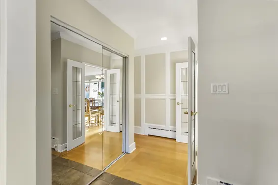 715 Kilkeel Place, North Vancouver For Sale - image 11