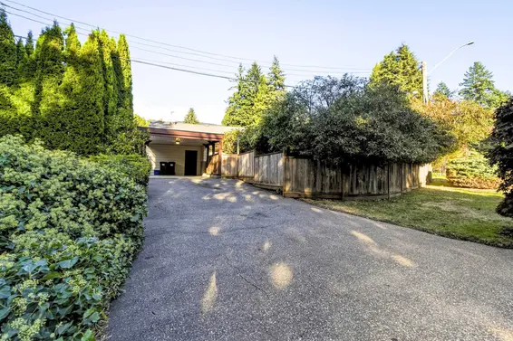 715 Kilkeel Place, North Vancouver For Sale - image 24