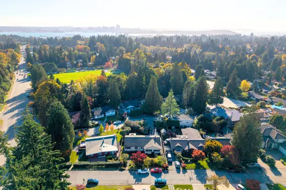 715 Kilkeel Place, North Vancouver For Sale - image 27