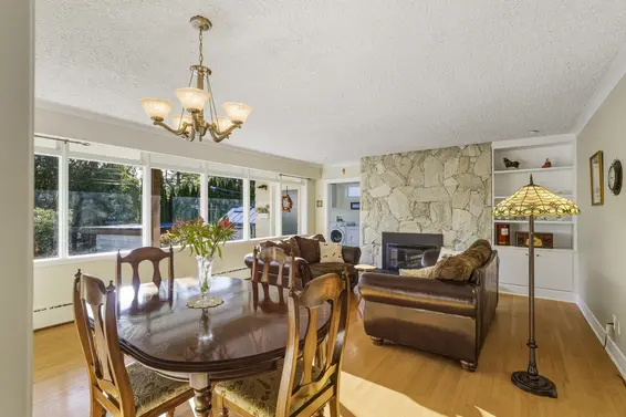 715 Kilkeel Place, North Vancouver For Sale - image 3