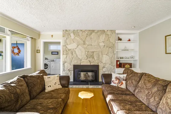 715 Kilkeel Place, North Vancouver For Sale - image 4