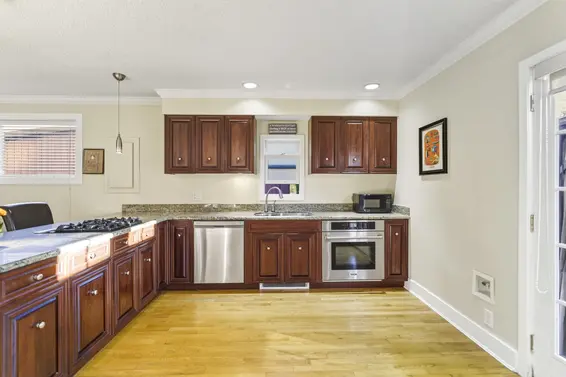 715 Kilkeel Place, North Vancouver For Sale - image 9
