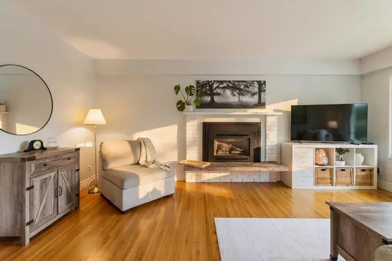 1438 Mcnair Drive, North Vancouver For Sale - image 4