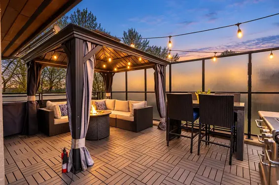 606 733 West 3rd Street, North Vancouver