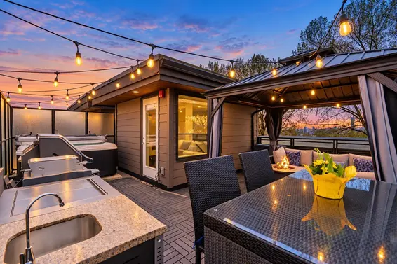 606 733 West 3rd Street, North Vancouver For Sale - image 2