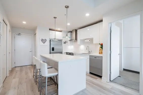 606 733 West 3rd Street, North Vancouver For Sale - image 8