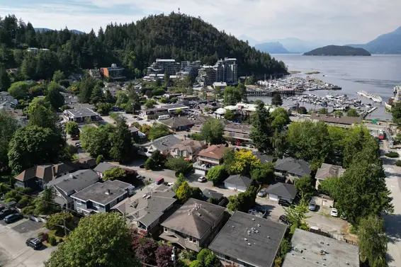 6339 Douglas Street, West Vancouver