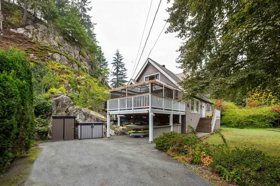 5607 Eagle Harbour Road, West Vancouver