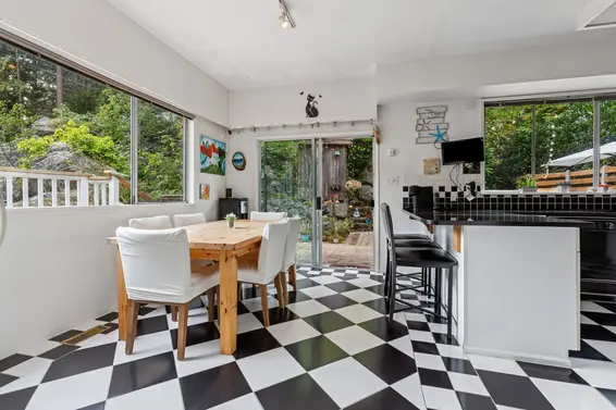 5607 Eagle Harbour Road, West Vancouver For Sale - image 10