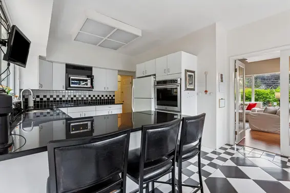 5607 Eagle Harbour Road, West Vancouver For Sale - image 12