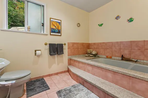 5607 Eagle Harbour Road, West Vancouver For Sale - image 29