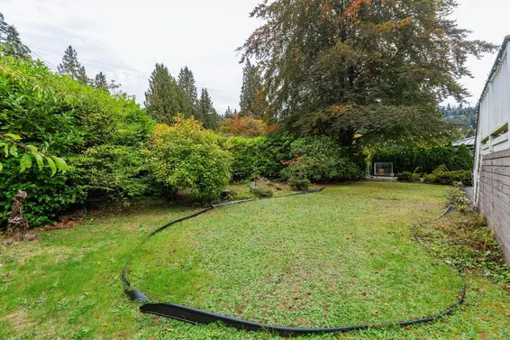 5607 Eagle Harbour Road, West Vancouver For Sale - image 3