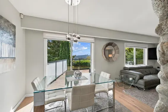 1103 Cloverley Street, North Vancouver For Sale - image 12
