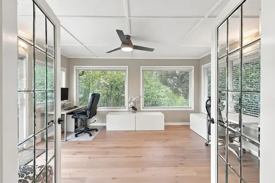 1103 Cloverley Street, North Vancouver For Sale - image 13