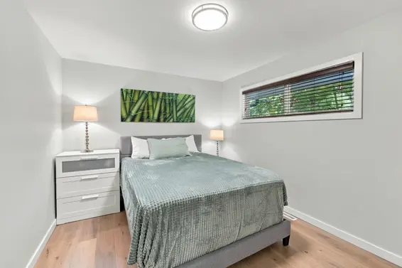 1103 Cloverley Street, North Vancouver For Sale - image 15