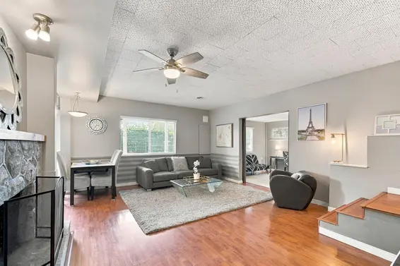 1103 Cloverley Street, North Vancouver For Sale - image 22
