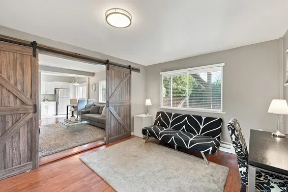 1103 Cloverley Street, North Vancouver For Sale - image 29