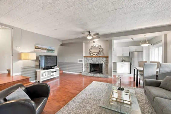 1103 Cloverley Street, North Vancouver For Sale - image 30