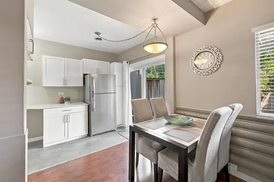 1103 Cloverley Street, North Vancouver For Sale - image 32