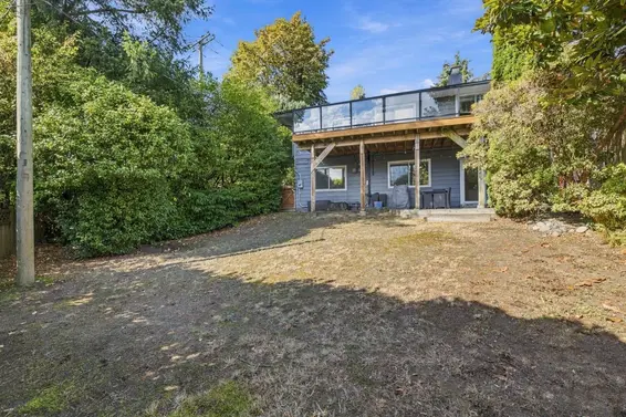 1103 Cloverley Street, North Vancouver For Sale - image 37