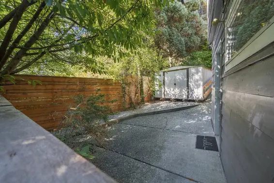 1103 Cloverley Street, North Vancouver For Sale - image 39