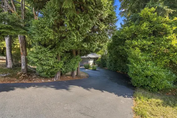 1103 Cloverley Street, North Vancouver For Sale - image 40