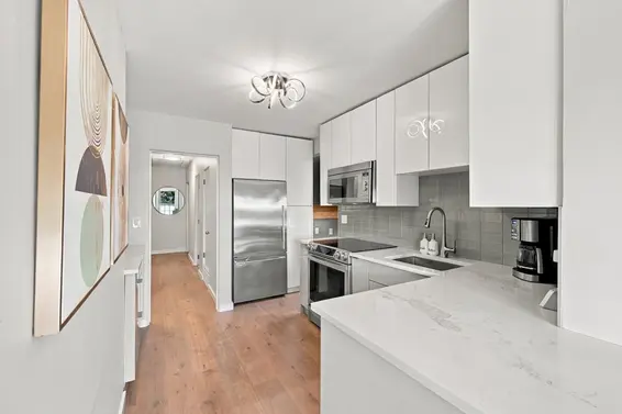 1103 Cloverley Street, North Vancouver For Sale - image 6