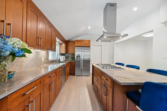 4425 Keith Road, West Vancouver For Sale - image 12