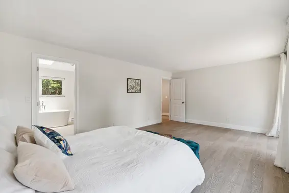 4425 Keith Road, West Vancouver For Sale - image 16