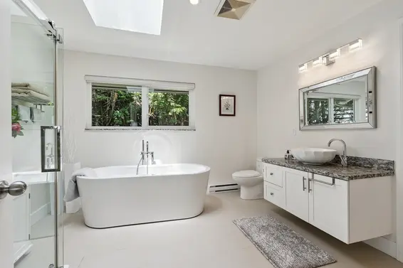 4425 Keith Road, West Vancouver For Sale - image 17