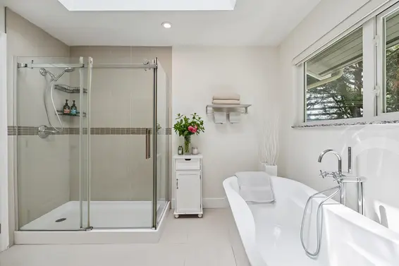 4425 Keith Road, West Vancouver For Sale - image 18