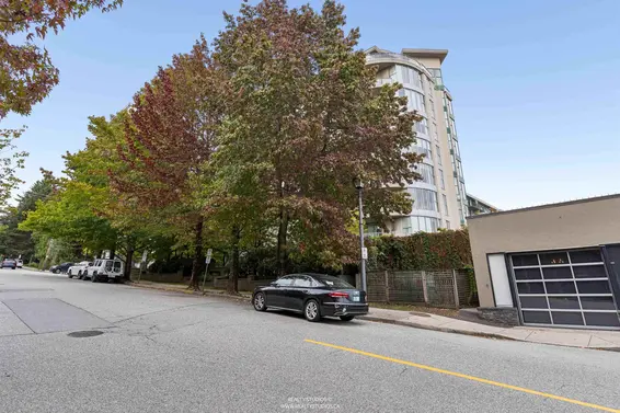603 588 16th Street, West Vancouver For Sale - image 37