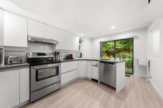 826 Frederick Road, North Vancouver For Sale - image 9