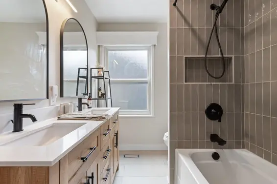 737-745 St. Andrews Avenue, North Vancouver For Sale - image 13