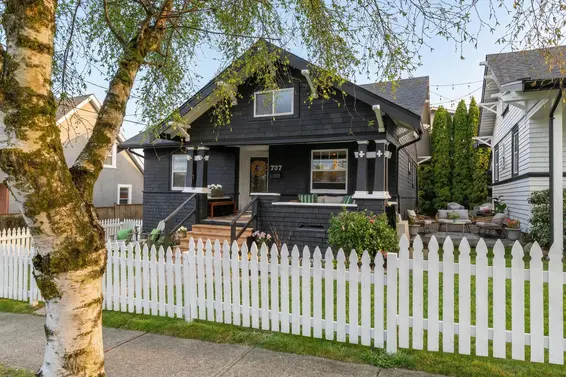 737-745 St. Andrews Avenue, North Vancouver For Sale - image 23