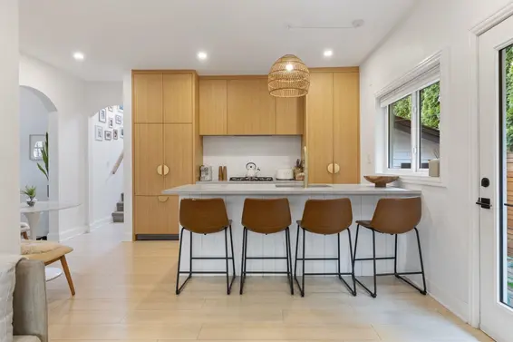 737-745 St. Andrews Avenue, North Vancouver For Sale - image 4