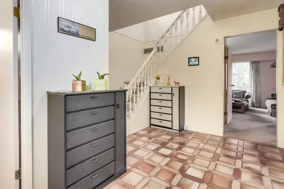 2027 Kirkstone Road, North Vancouver For Sale - image 2