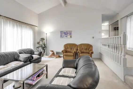 2027 Kirkstone Road, North Vancouver For Sale - image 6