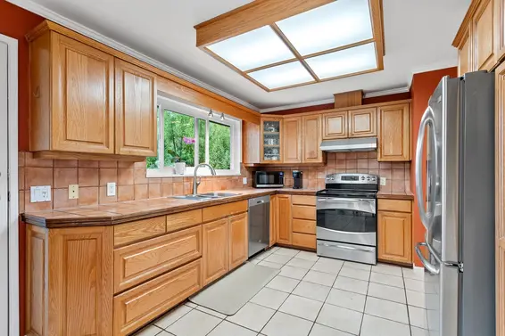 1549 Lynn Valley Road, North Vancouver For Sale - image 10