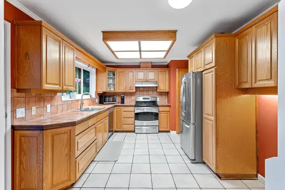 1549 Lynn Valley Road, North Vancouver For Sale - image 12