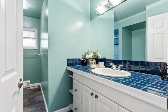 1549 Lynn Valley Road, North Vancouver For Sale - image 34