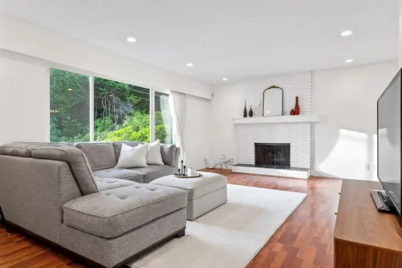 1549 Lynn Valley Road, North Vancouver For Sale - image 4