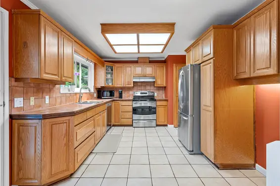1549 Lynn Valley Road, North Vancouver For Sale - image 7