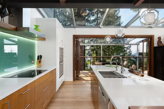 170 Sunset Drive, Lions Bay
