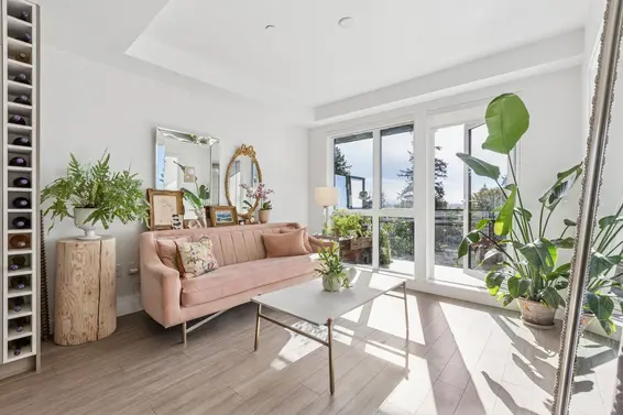 307 707 East 3rd Street, North Vancouver
