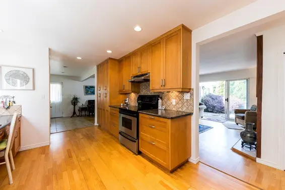 1140 Pinewood Crescent, North Vancouver For Sale - image 10