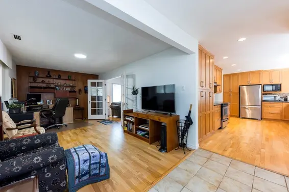 1140 Pinewood Crescent, North Vancouver For Sale - image 13